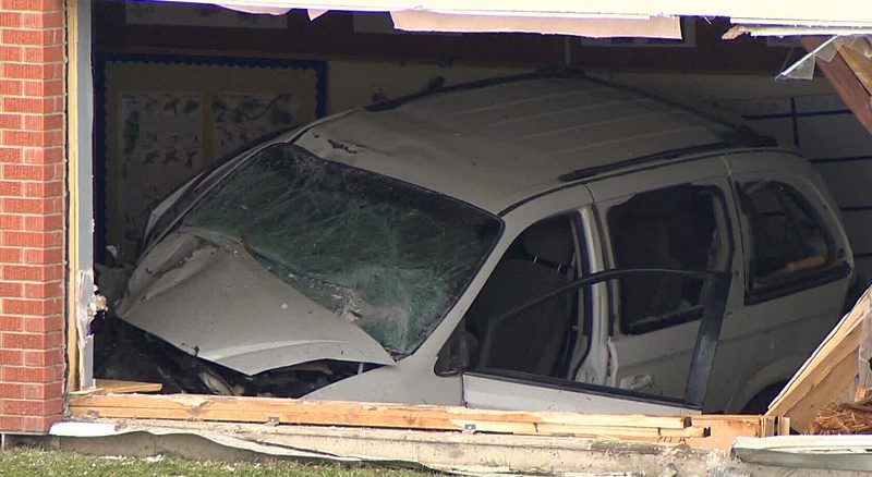 images_News_Canada_car-crash-alberta