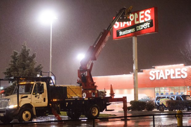 images_News_Canada_toronto-staples-sign-killed-woman03