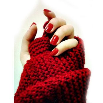 images_Lifestyle_Fashion_Classic_Red_Nail_Polish_Trend
