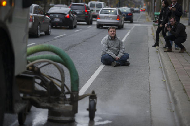 images_News_Canada_bike-lane-protest