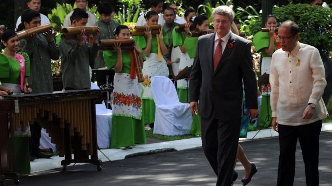 Philippine President Also Discussed Immigration Issues with Harper
