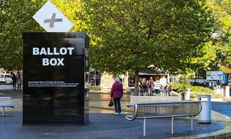 images_News_England_A-giant-ballot-box-in-Bri-008