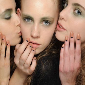 images_Lifestyle_Fashion_reverse_french_manicures