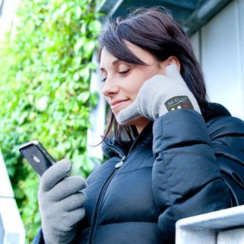 images_Lifestyle_Technology_bluetooth_gloves