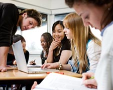 images_News_England_students-at-laptop