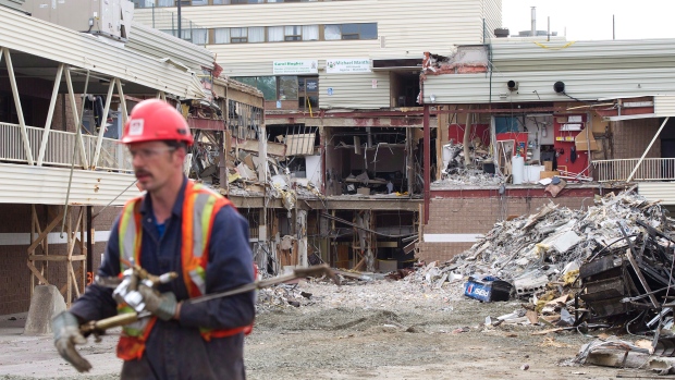 images_News_Canada_demolishmall