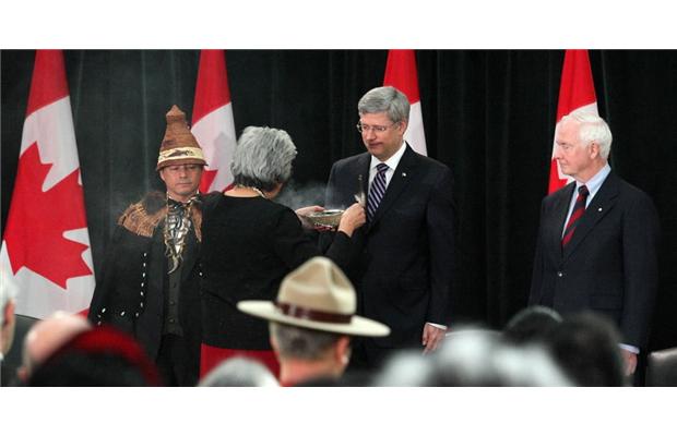 images_News_Canada_harper-cheifs