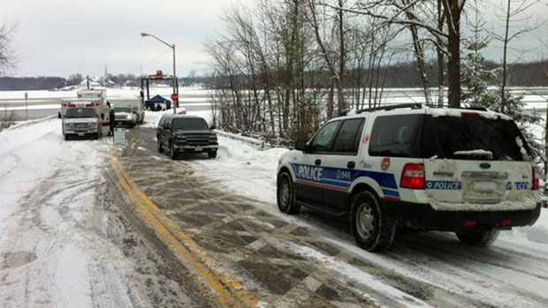 images_News_Canada_li-ott-quyon-ferry-search