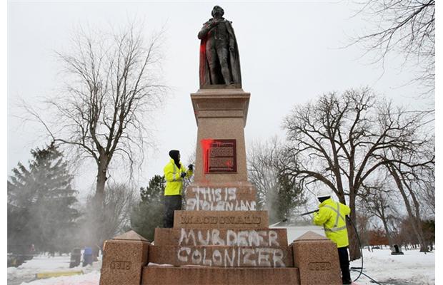 images_News_Canada_vandal