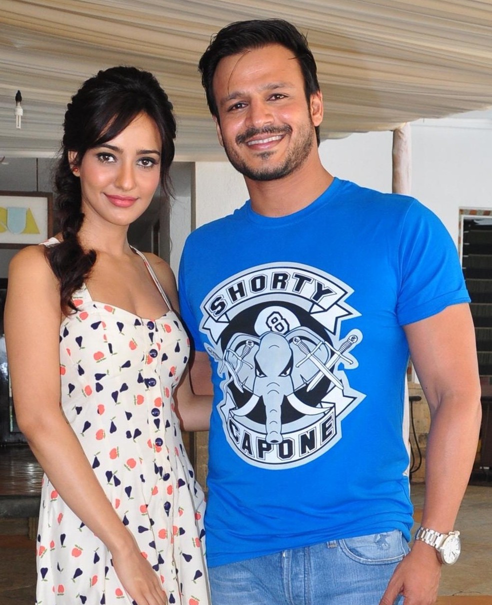 images_Cinema_Masala_Vivek Oberoi and Neha Sharma