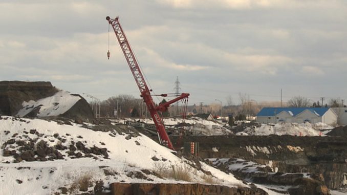 images_News_Canada_hi-crane-0102