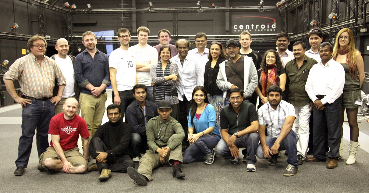 images_Cinema_Masala_Rajinikanth With Crew of Koochadaiyaan