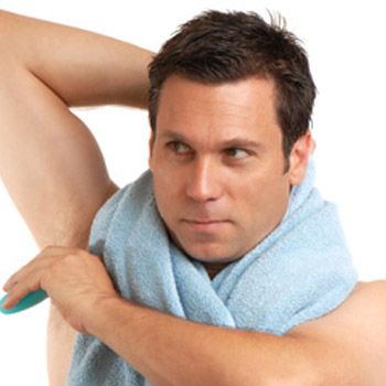 images_Lifestyle_DailyLife_use_of_roll_on_for_mens_grooming