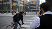 images_News_Canada_cellphone-web