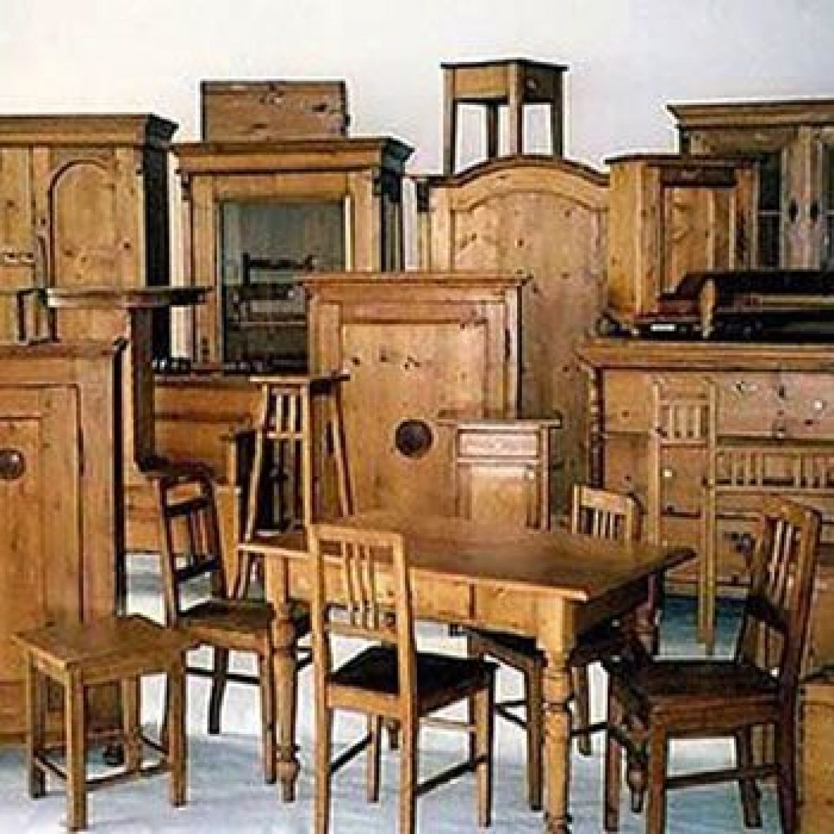 Decor Your Home With Old Furniture Oye Times