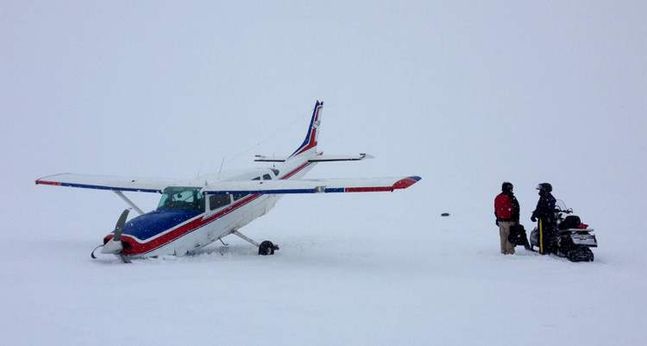 images_News_Canada_Island_Lake_airplane_crash