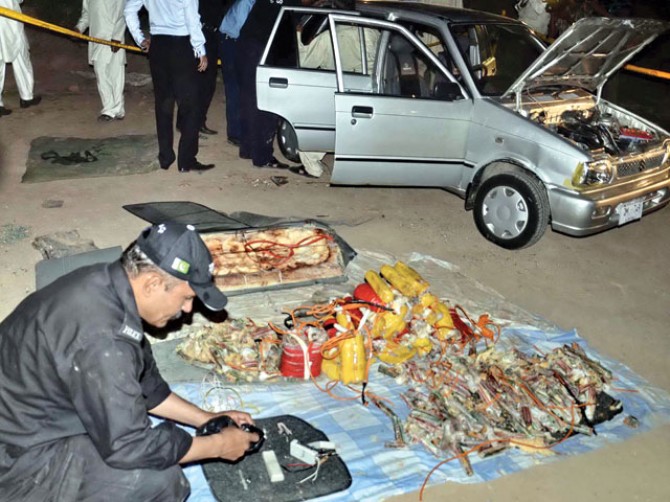 images_News_Pakistan_car-bomb-defused