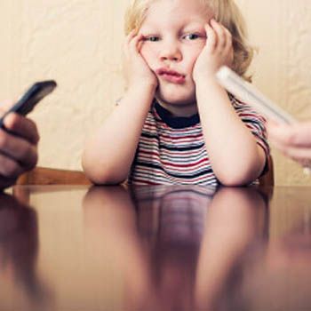 images_Tabloid_Relationships_Why_Cell_Phones_Are_Bad_For_Parenting