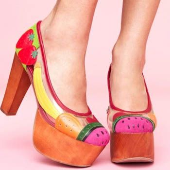 images_Lifestyle_Fashion_wooden_stacked_heels_shoe