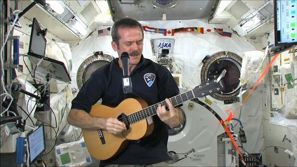 images_News_Canada_hadfield