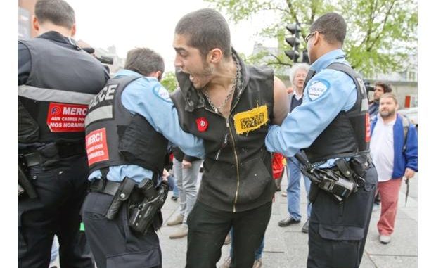 images_News_Canada_protestor