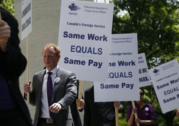 images_News_Canada_us_canada_embassy_protest