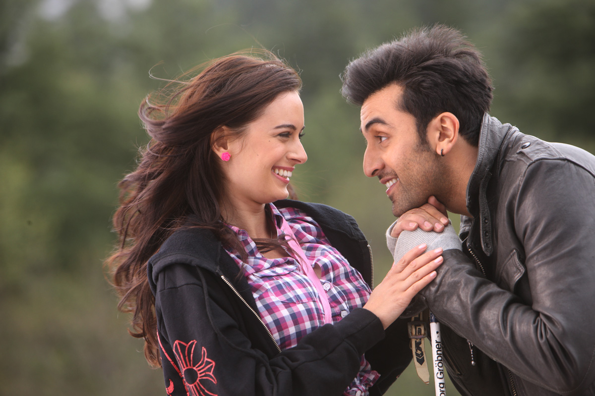 images_Cinema_CinemaPreviews_Evelyn Sharma with Ranbir Kapoor in Yeh Jawaani Hai Deewani - Pic 1