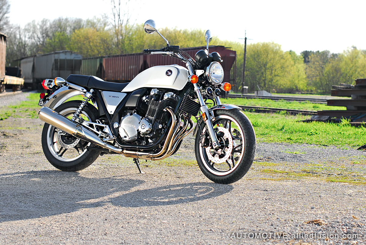 The 2013 Honda CB1100: A timeless design that hearkens back to the '69 CB750 The 2013 Honda CB1100: A timeless design that hearkens back to the '69 CB750