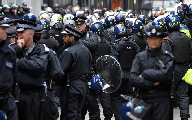 images_News_England_Riot police