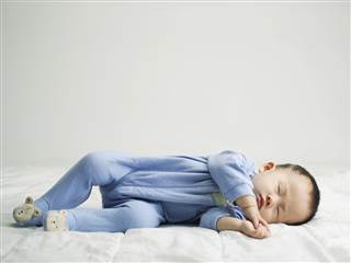 images_News_Canada_6C8167788-1c7315794-tdy-130422-sleepy-baby-stock-1.blocks_desktop_small