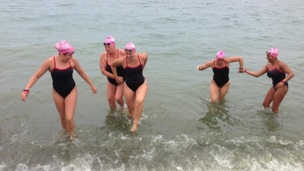 images_News_Canada_women-swimmers