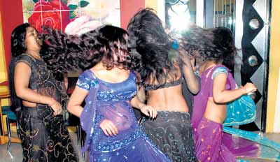 images_News_India_dance women