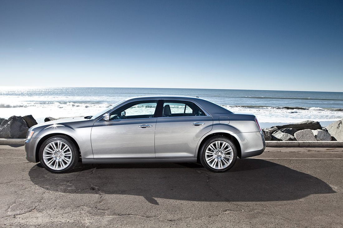 2013 Chrysler 300C Luxury Series 2013 Chrysler 300C Luxury Series