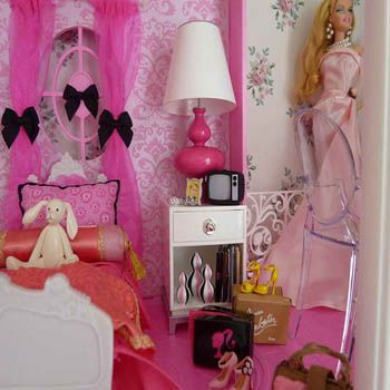 images_Lifestyle_Homes_Girls_Love_Barbie_Doll_Decoration_For_There_Room