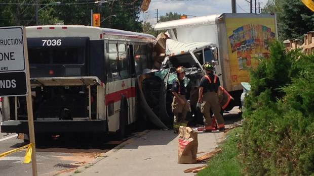 images_News_Canada_li-620-bus-crash3