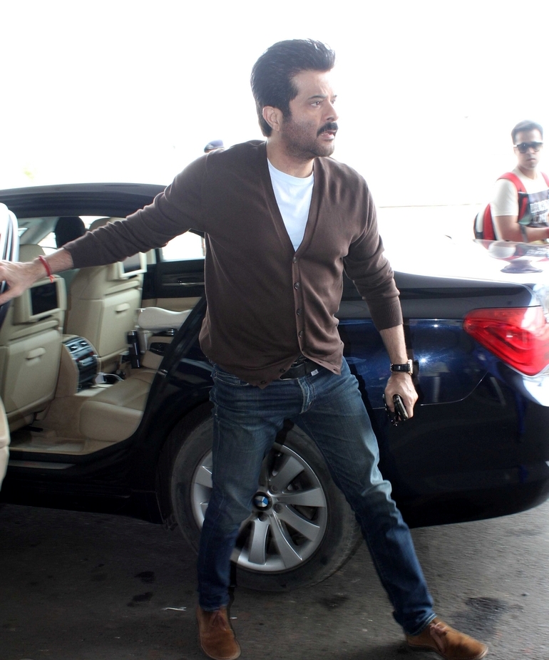images_Cinema_Masala_Anil Kapoor Leaves for Patna to promote 24 01