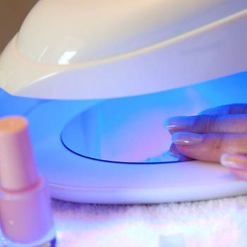 images_Lifestyle_Health_uv_gel_manicure_leads_to_skin_cancer