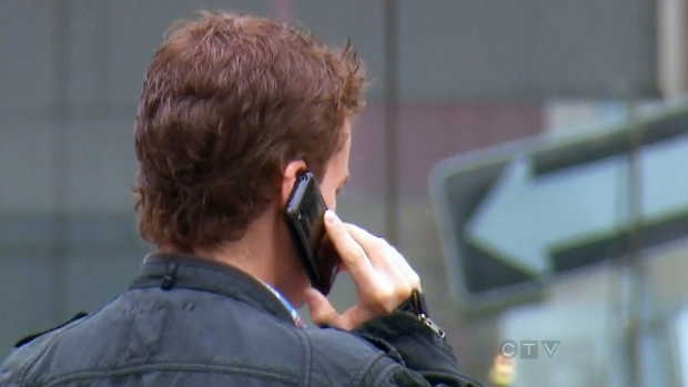 images_News_Canada_cell-phone