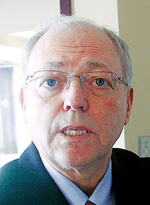 images_News_Canada_2013-10-25-07-50-53-A10-George-Furey-JM-0022