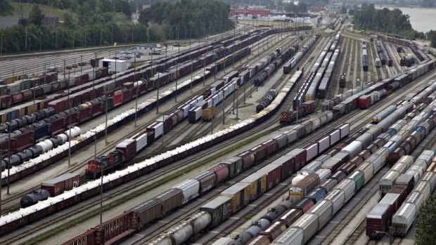 images_News_Canada_cn-rail-yard