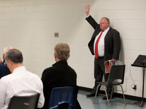 images_News_Canada_ford_transitmeeting02
