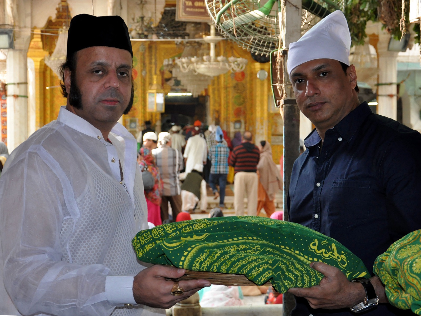 images_Cinema_Masala_Director Madhur Bhandarkar visit Ajmer Sharif Dargah DSC_0503