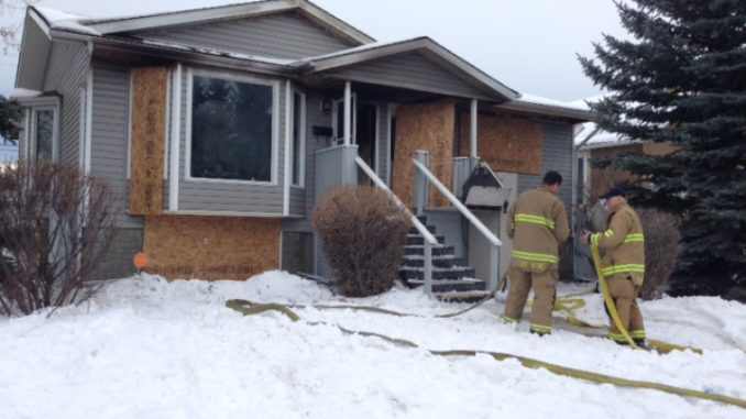 images_News_Canada_bowness-fire