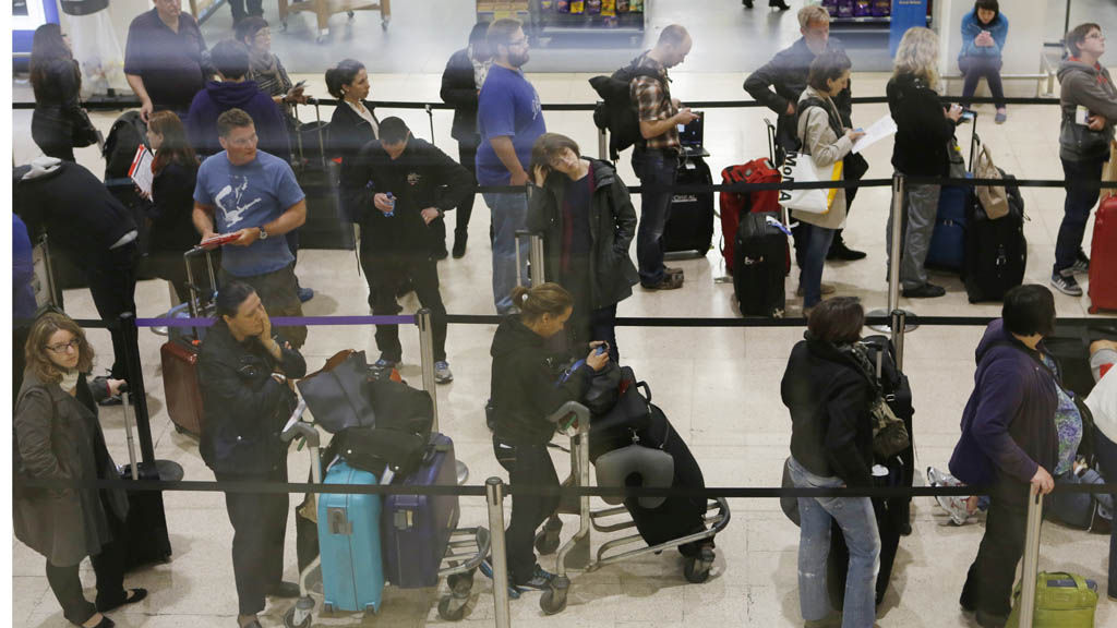 images_News_England_7_flightdelay_r_w_LRG