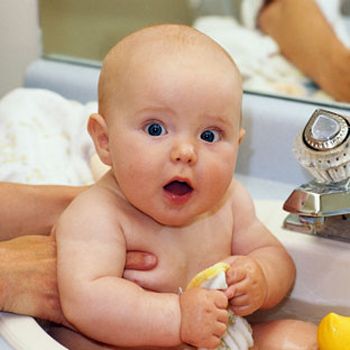 images_Tabloid_Relationships_3_Tips_For_Safe_Bath_Time