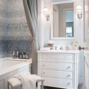 images_Lifestyle_Homes_A_Bathroom_with_Dramatic_Mosaic_Tile