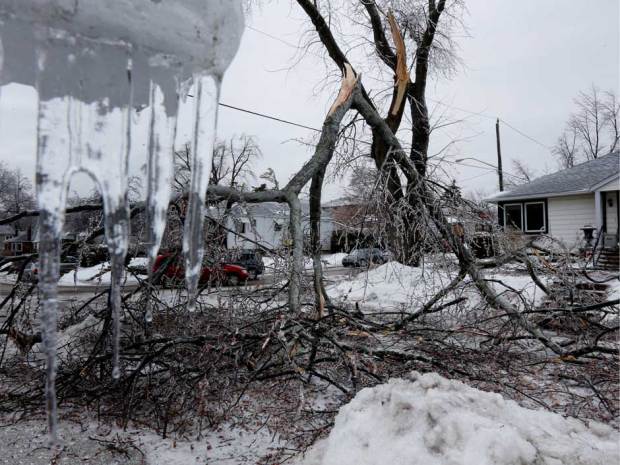 images_News_Canada_ice_storm_day_after11
