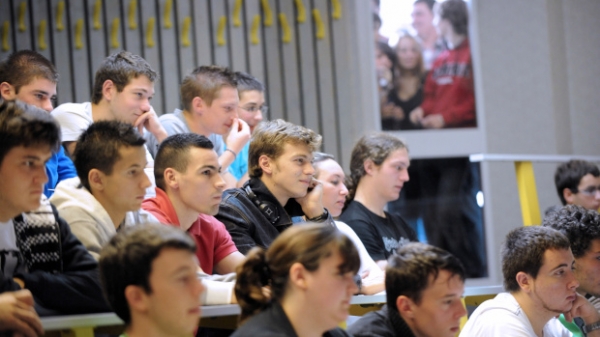 images_News_Canada_unistudent_afp_600_337_100