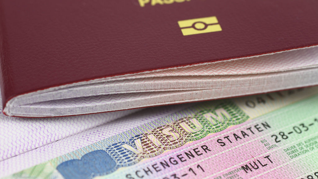 images_News_England_immigration halt