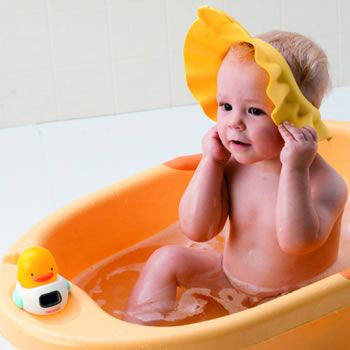 images_Tabloid_Relationships_14_Essentials_for_a_Babys_Bath